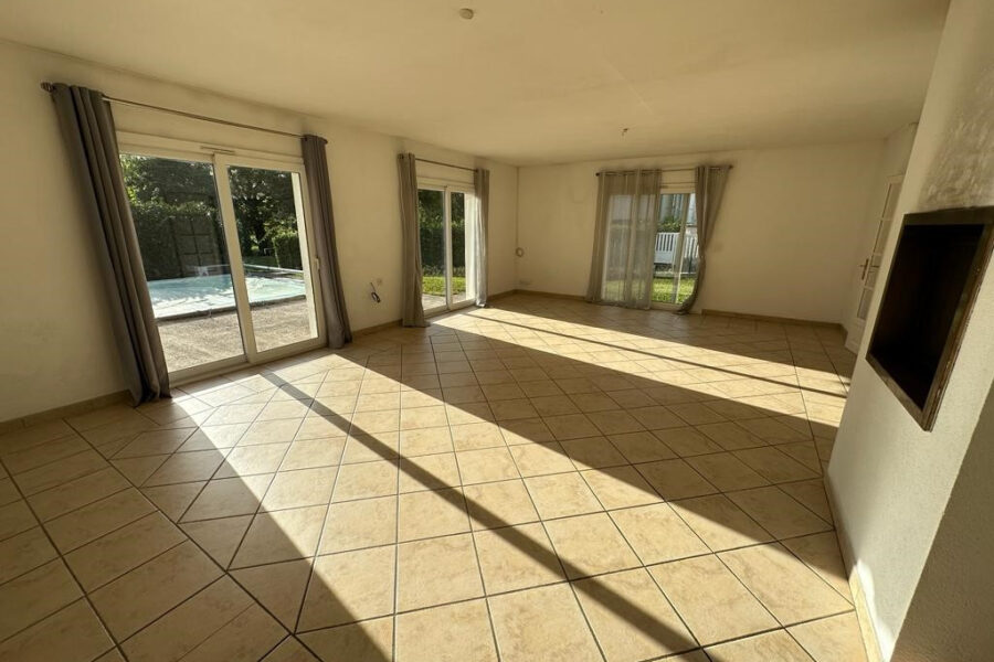 Maison à vendre à Échenevex