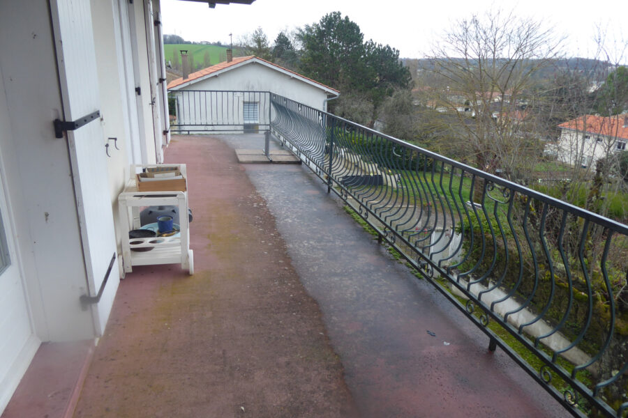 Maison à vendre à Montmoreau-saint-cybard