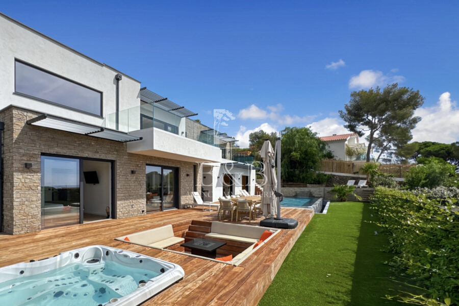 Maison à vendre à Les issambres