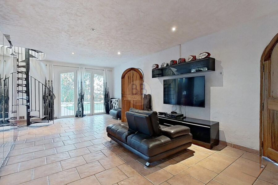 Maison à vendre à Saint-raphaël