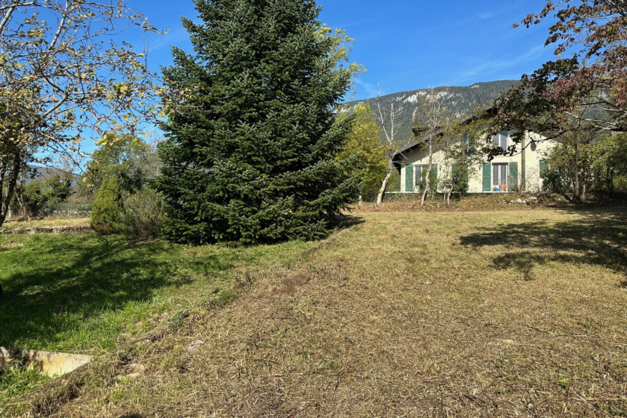Terrain à vendre à Lancrans