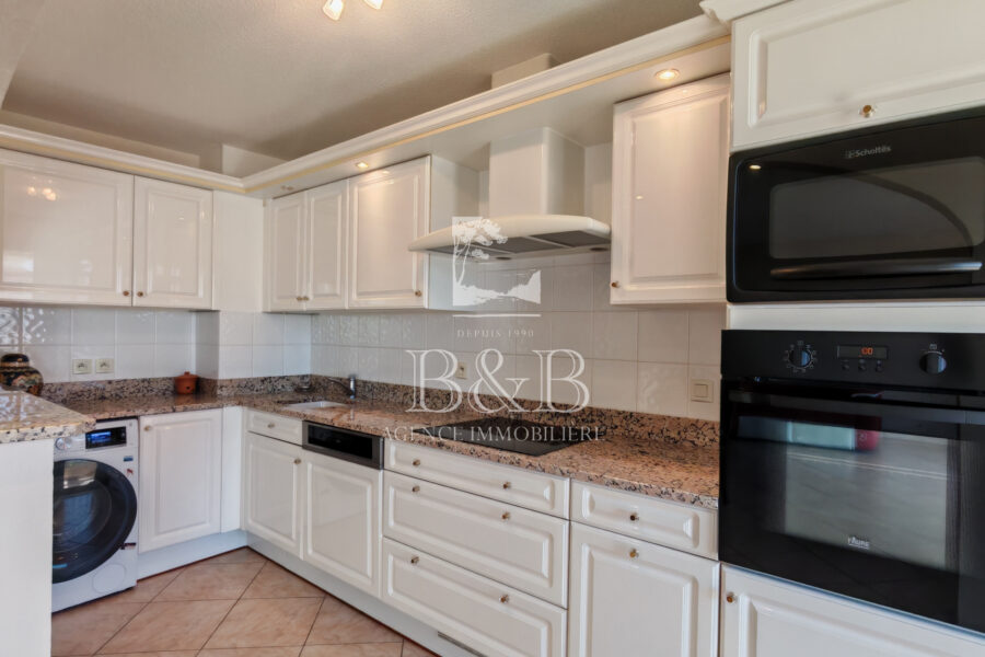 Appartement à vendre à Saint-raphaël — Vue sur la ville — photo 6