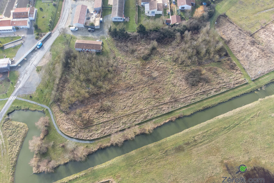 Terrain à vendre à Champagné-les-marais