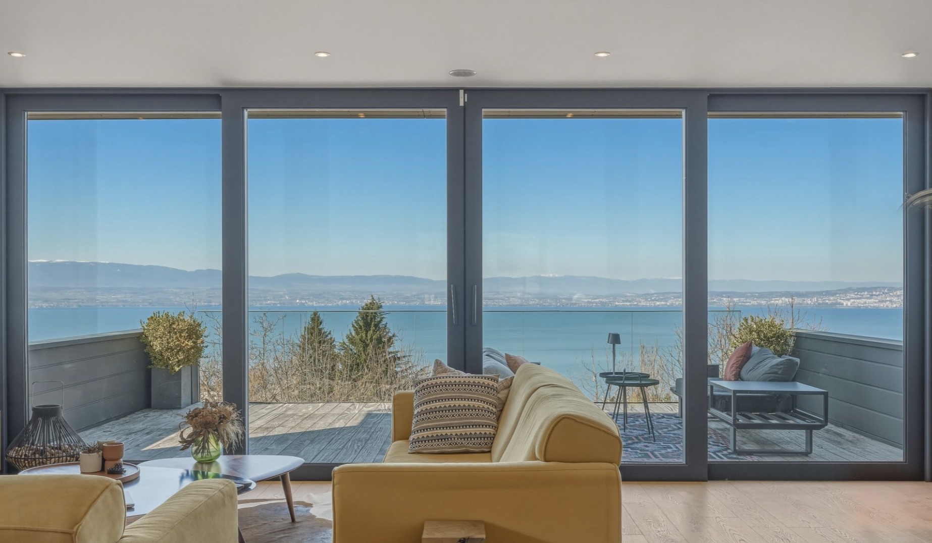 maison vue lac terrasse
