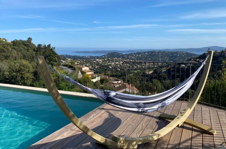 vue mer terrasse piscine Golfe de Saint-Tropez