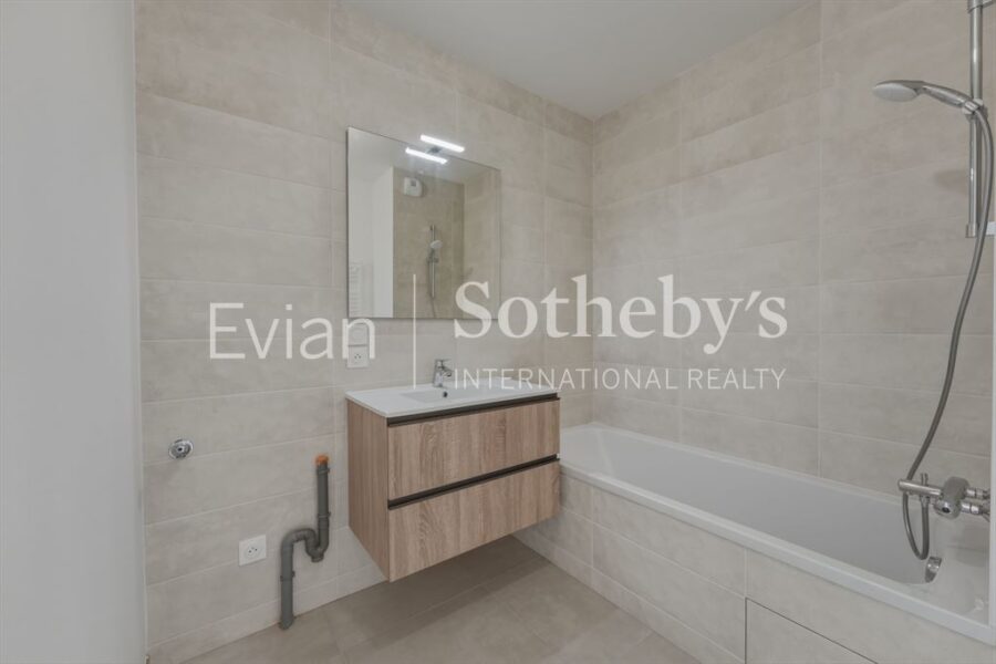 Appartement à vendre à Evian les bains — Vue lac — photo 12
