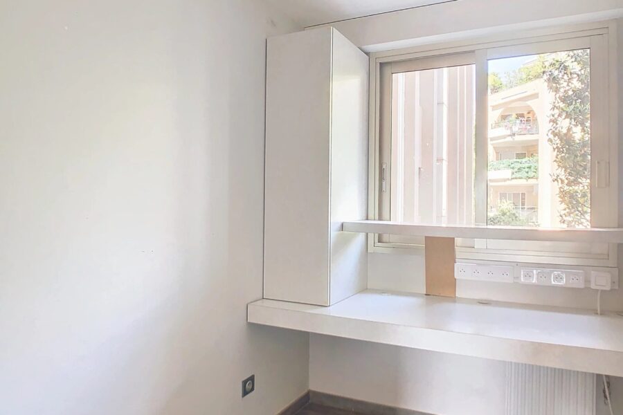 Appartement à vendre à Juan-les-pins — Vue mer — photo 8