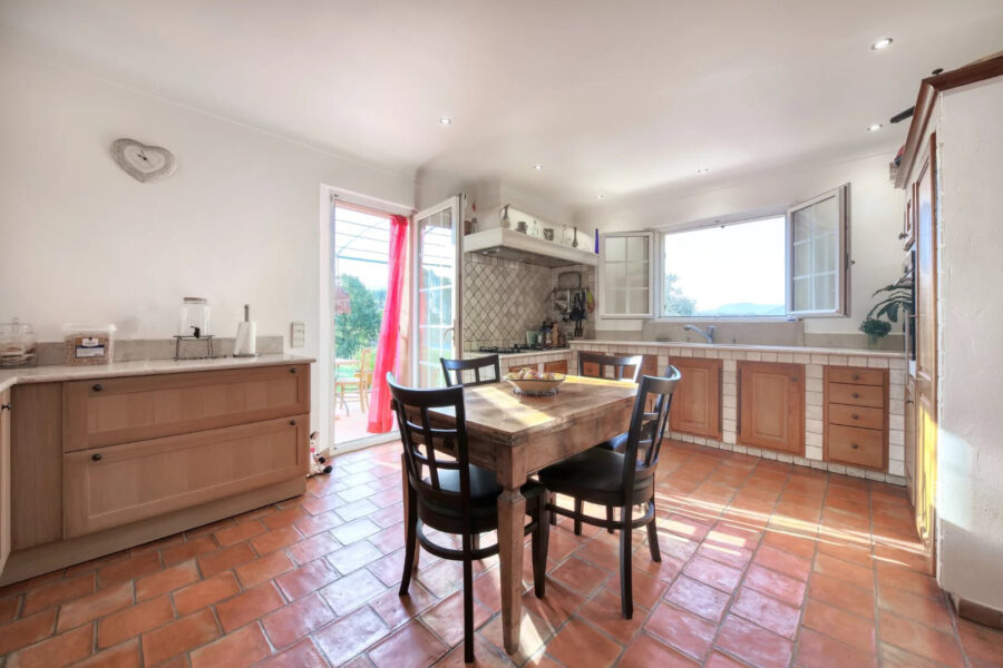 Maison à vendre à Cogolin — Vue nature — photo 12