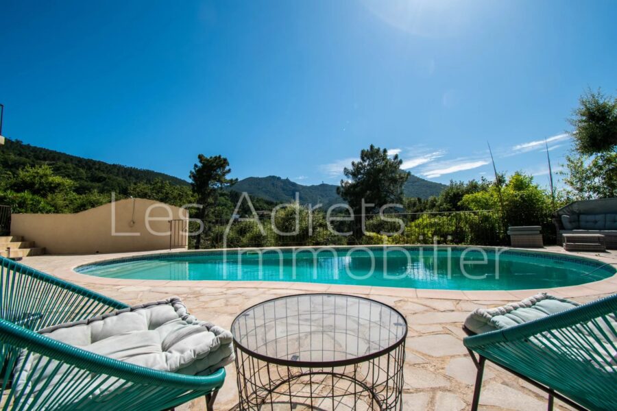 Maison à vendre à Les adrets-de-l&rsquo;estérel — Vue montagne — photo 3