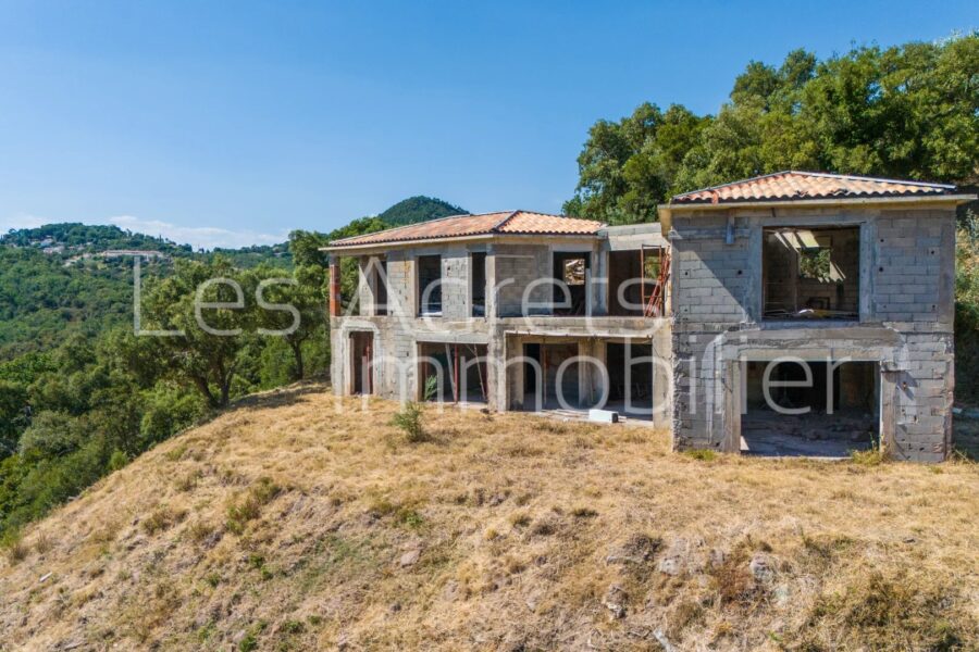 Maison à vendre à Les adrets-de-l&rsquo;estérel — Vue montagne — photo 2
