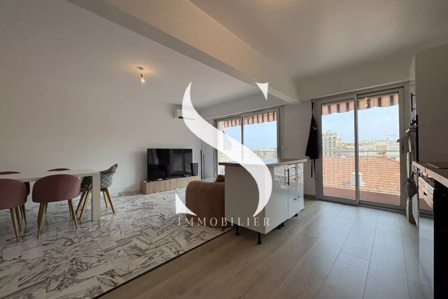 Appartement à vendre à Saint-laurent-du-var — Vue sur la ville — photo 4