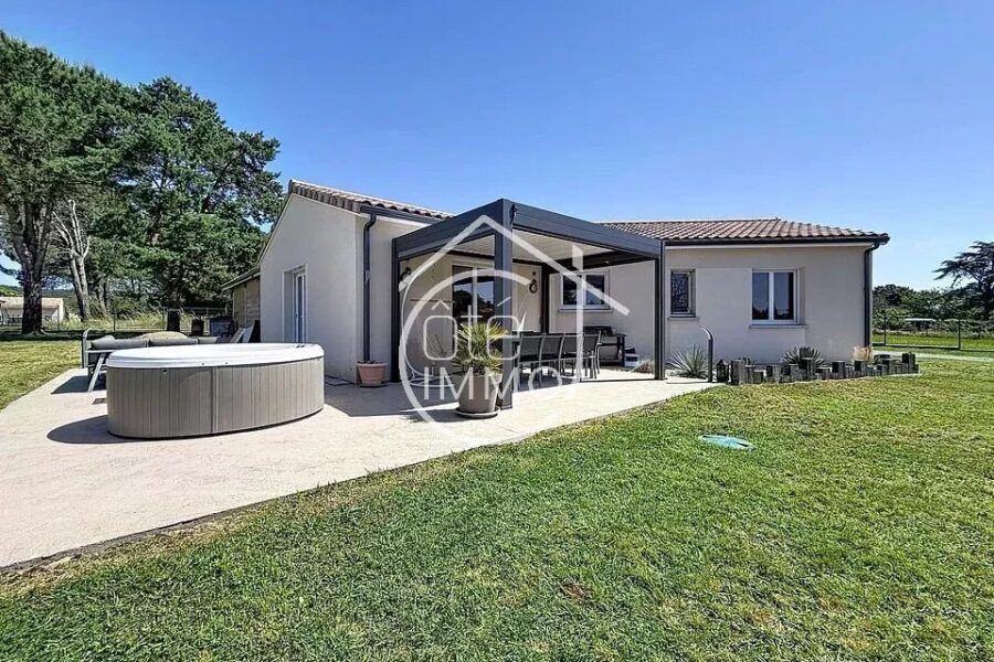Maison à vendre à Lamothe-montravel — Vue parc — photo 2