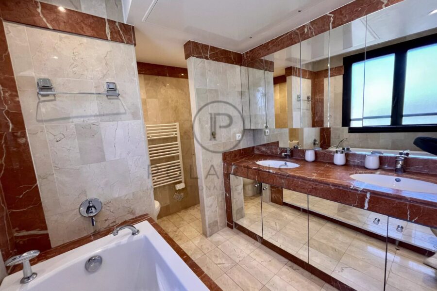 Appartement à vendre à Saint-laurent-du-var — Vue mer — photo 21