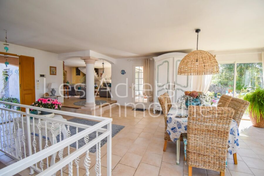 Maison à vendre à Les adrets-de-l&rsquo;estérel — Vue montagne — photo 9