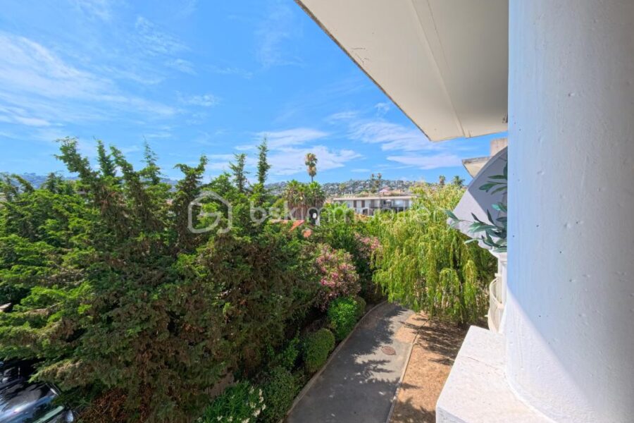 Appartement à vendre à Golfe juan — Vue sur la ville — photo 2