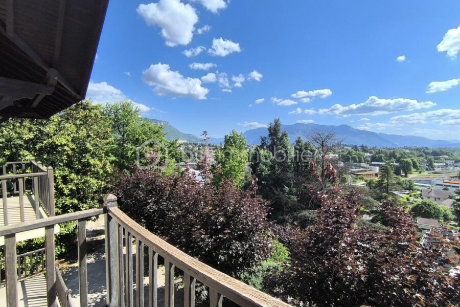 Maison à vendre à Voiron — Vue montagne — photo 1