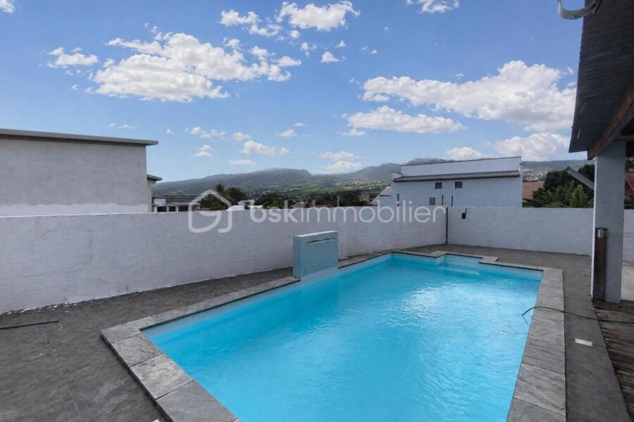 Maison à vendre à Saint louis — Vue montagne — photo 1