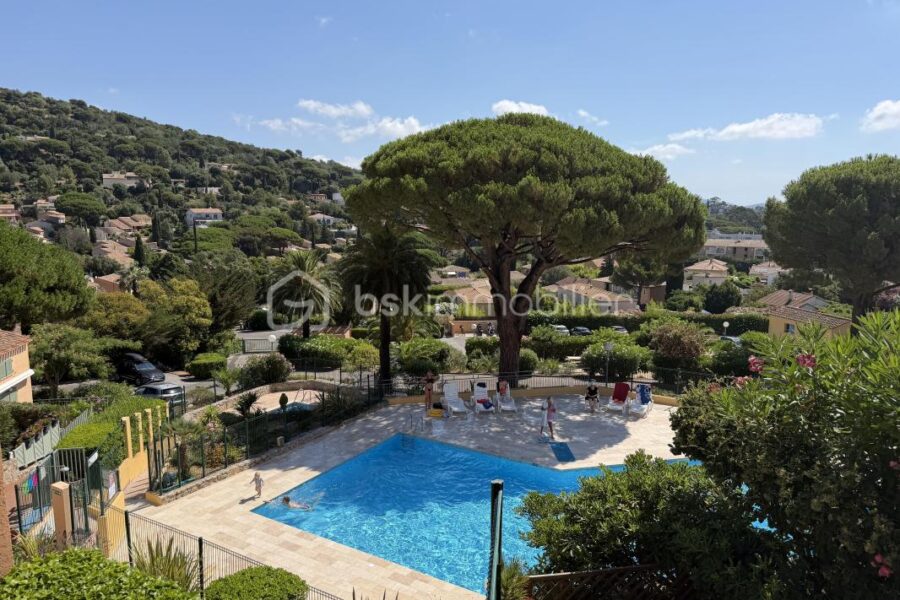 Appartement à vendre à Cavalaire sur mer — Vue nature — photo 1
