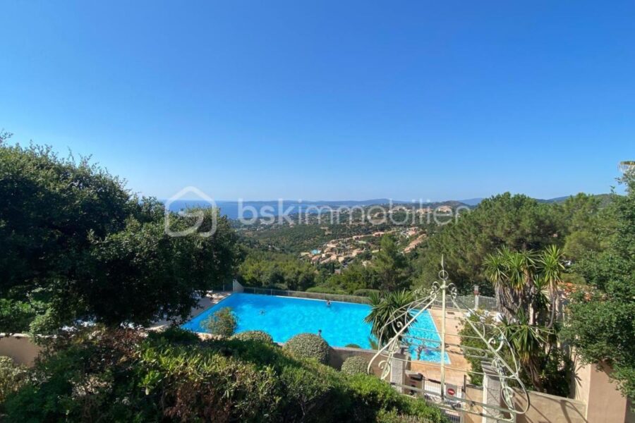Appartement à vendre à Roquebrune sur argens — Vue mer — photo 2