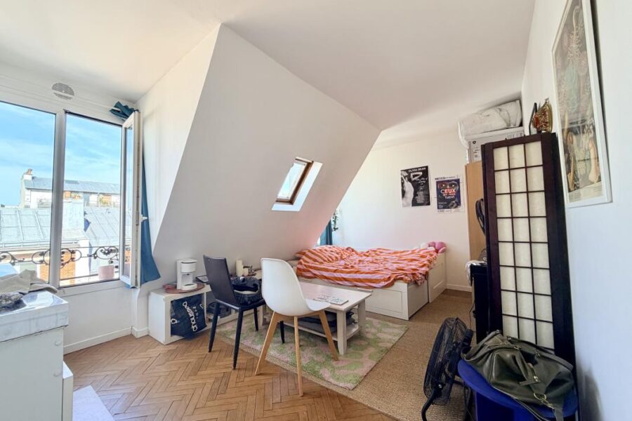 Appartement à vendre à Paris — Vue sur la ville — photo 2