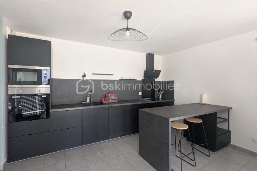 Appartement à louer à Villeurbanne — Vue sur la ville — photo 2