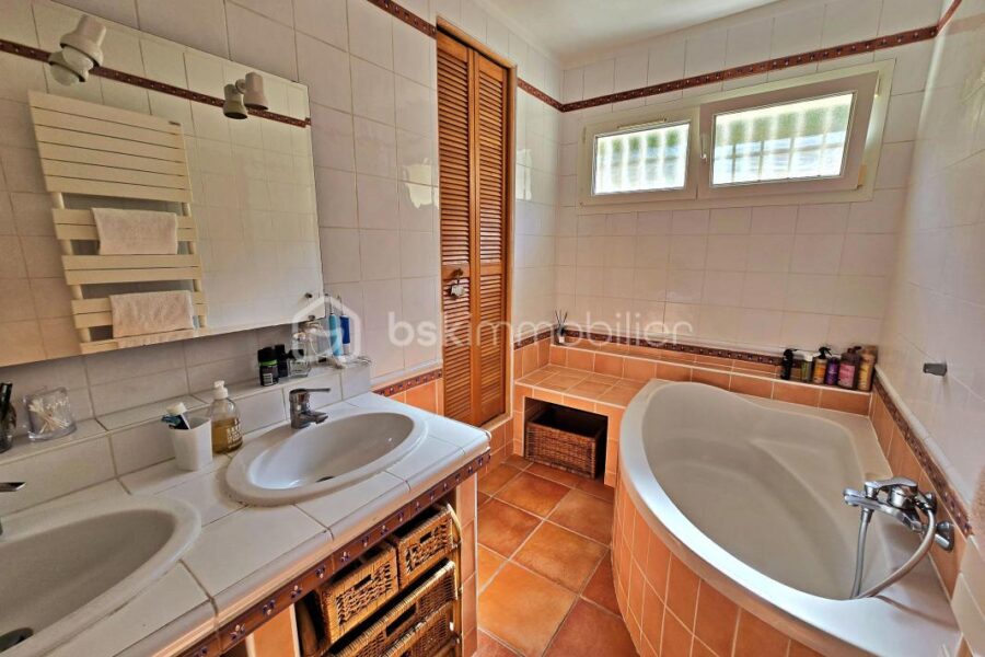 Maison à vendre à Carry le rouet — Vue mer — photo 12