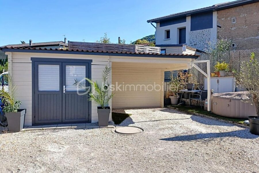 Maison à vendre à Beaucroissant