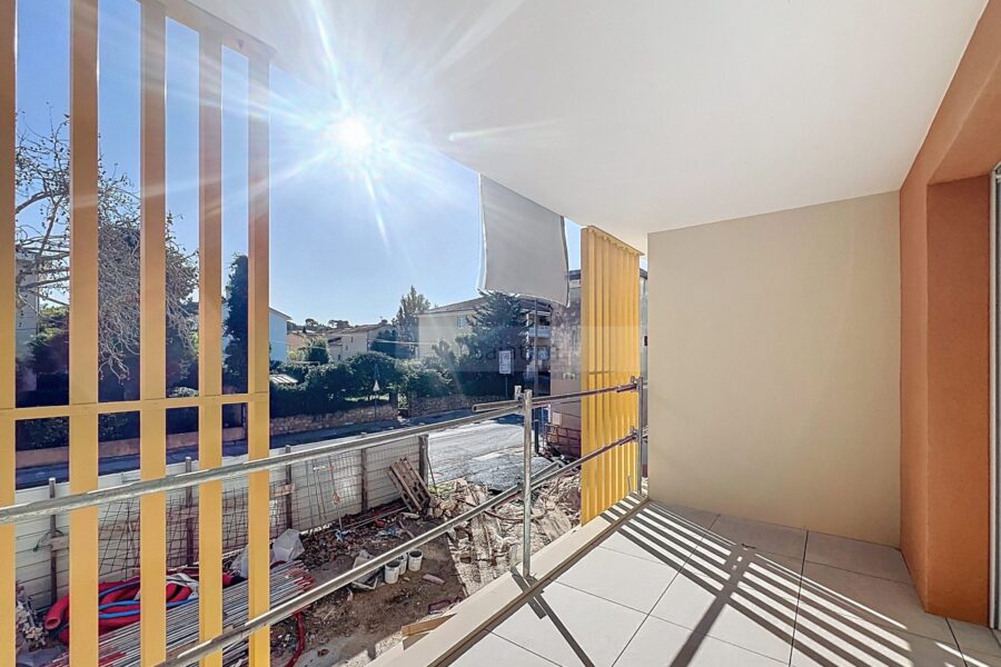 Appartement à vendre à Six-fours-les-plages — Vue sur la ville — photo 2