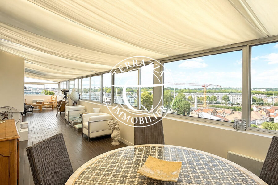 Appartement à vendre à Versailles — Vue sur la ville — photo 1
