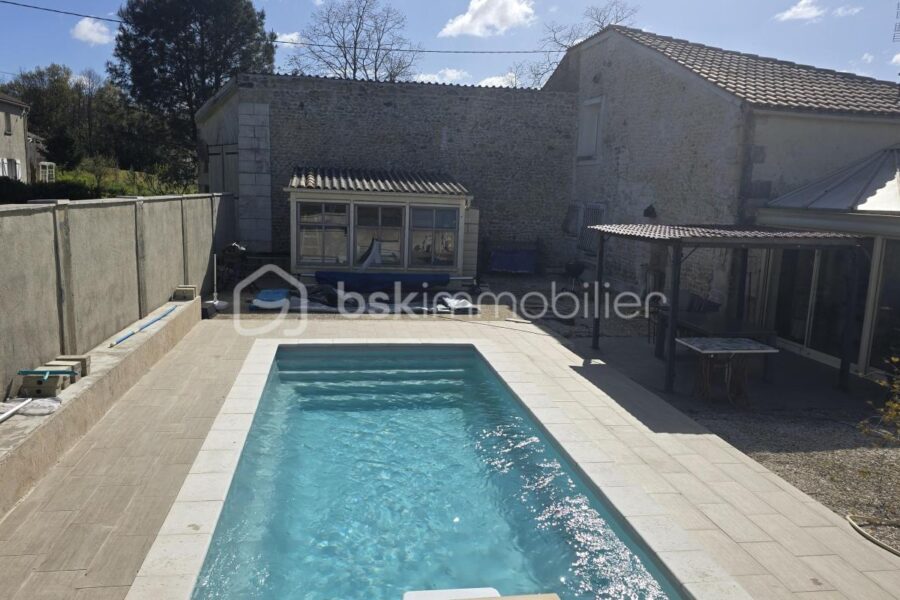 Maison à vendre à Saint bonnet sur gironde — Vue nature — photo 18