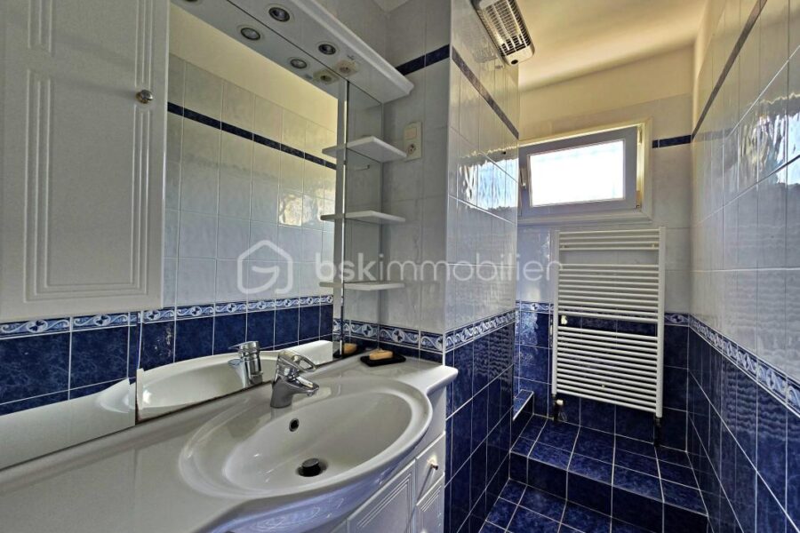 Maison à vendre à Carry le rouet — Vue mer — photo 19