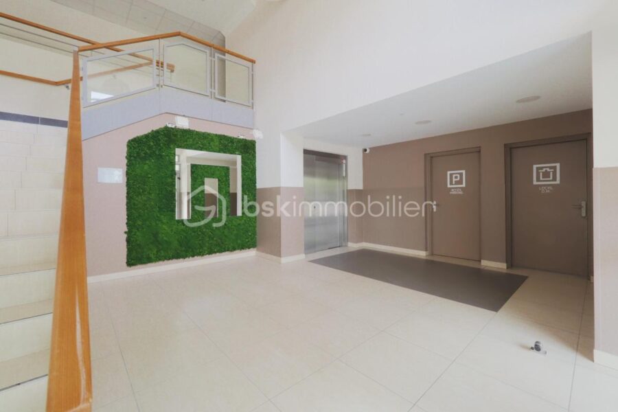Appartement à vendre à Nimes — Vue sur la ville — photo 19