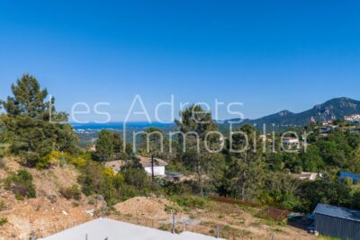 Terrain à vendre à Les adrets-de-l&rsquo;estérel