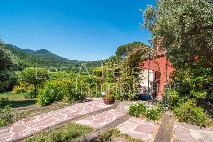 Maison à vendre à Les adrets-de-l&rsquo;estérel — Vue montagne — photo 4