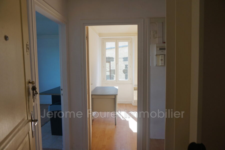 Appartement à louer à Neuvic