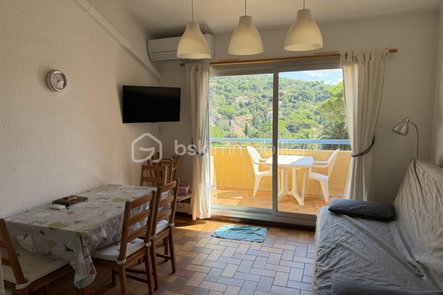 Appartement à vendre à Cavalaire sur mer — Vue nature — photo 2