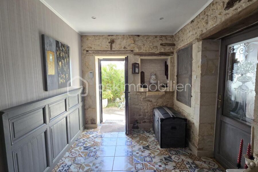 Maison à vendre à Saint bonnet sur gironde — Vue nature — photo 3