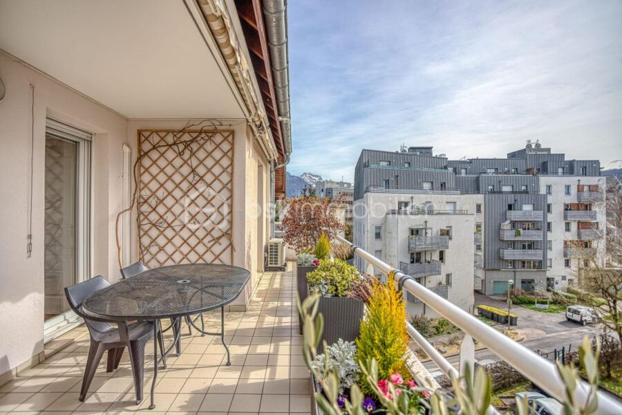 Appartement à vendre à Annecy — Vue montagne — photo 2