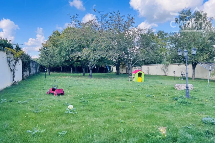 Maison à vendre à Chamant — Vue parc — photo 17