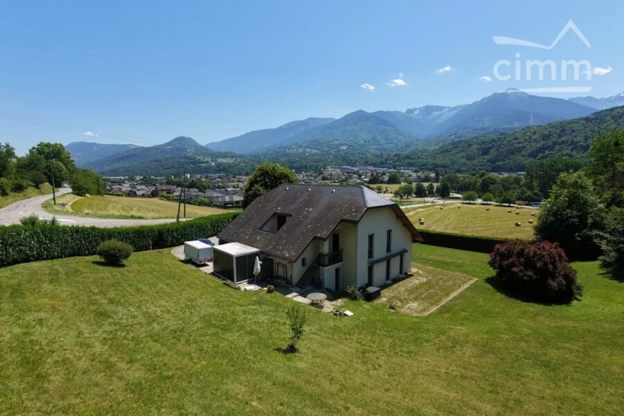 Maison à vendre à Valgelon-la rochette — Vue montagne — photo 1