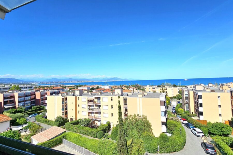 Appartement à vendre à Antibes — Vue mer — photo 1