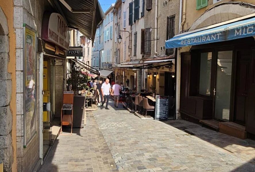 Appartement à vendre à Cannes — Vue sur la ville — photo 1