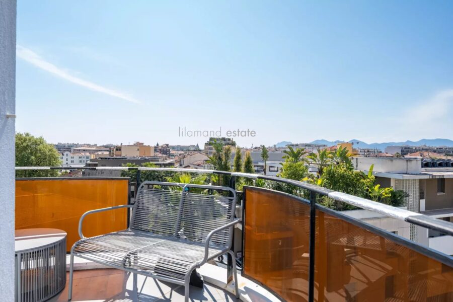 Appartement à vendre à Cannes — Vue sur la ville — photo 1