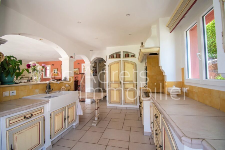 Maison à vendre à Les adrets-de-l&rsquo;estérel — Vue montagne — photo 9