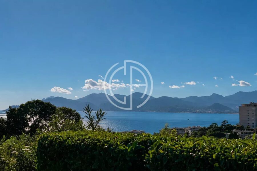 Appartement à vendre à Cannes — Vue mer — photo 1
