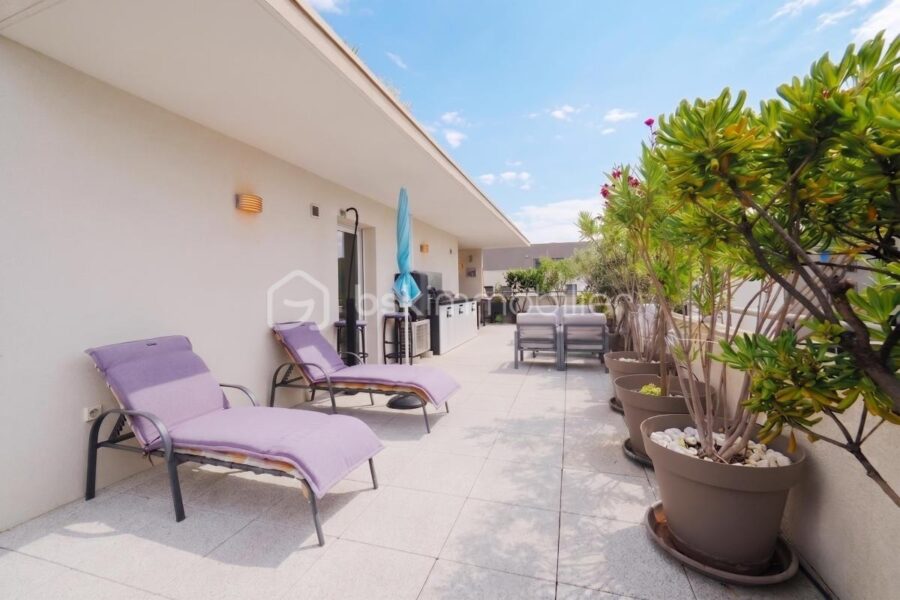 Appartement à vendre à Nimes — Vue sur la ville — photo 3