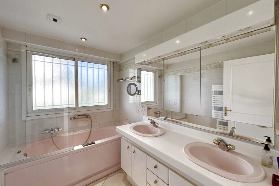 Appartement à vendre à Antibes — Vue mer — photo 14