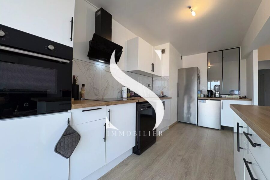 Appartement à vendre à Saint-laurent-du-var — Vue sur la ville — photo 6