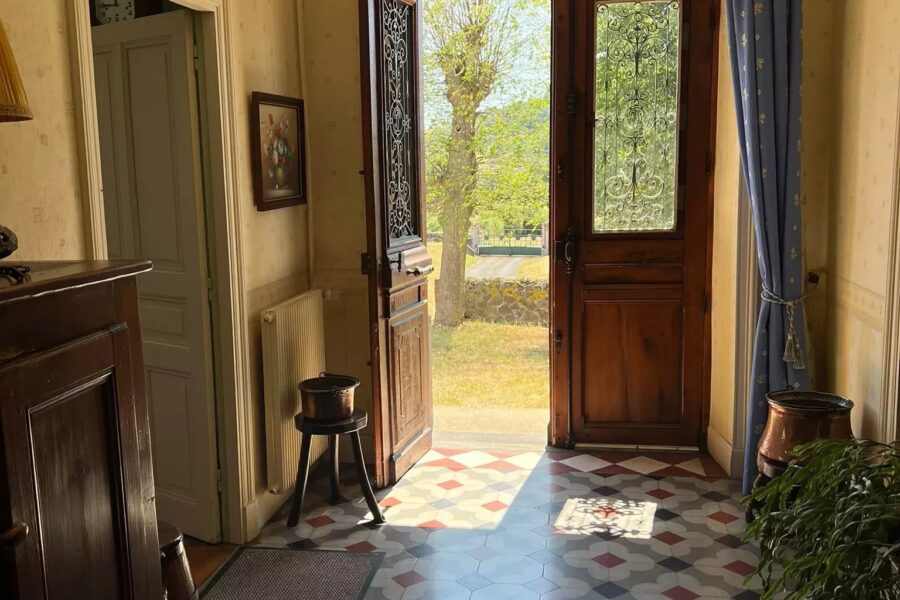 Maison à vendre à Saint-privat-du-dragon — Vue montagne — photo 4