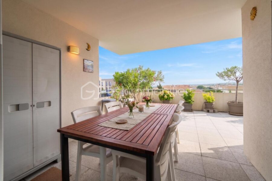 Appartement à vendre à Nimes — Vue sur la ville — photo 4